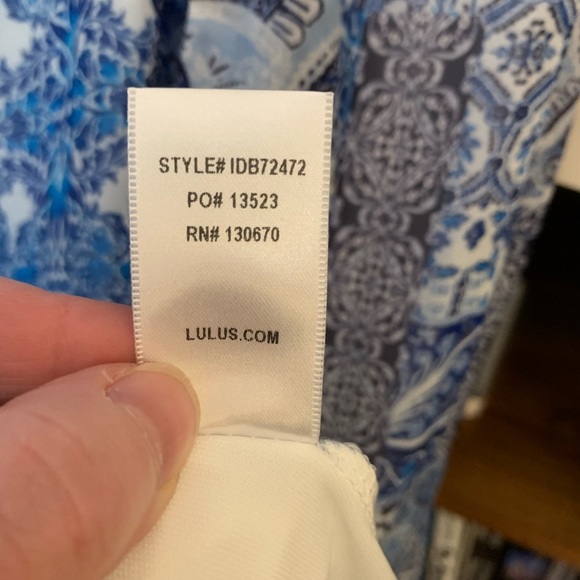 Lulu’s Blue Paisley Maxi Dress M Peekaboo Front Tie - Picture 10 of 10